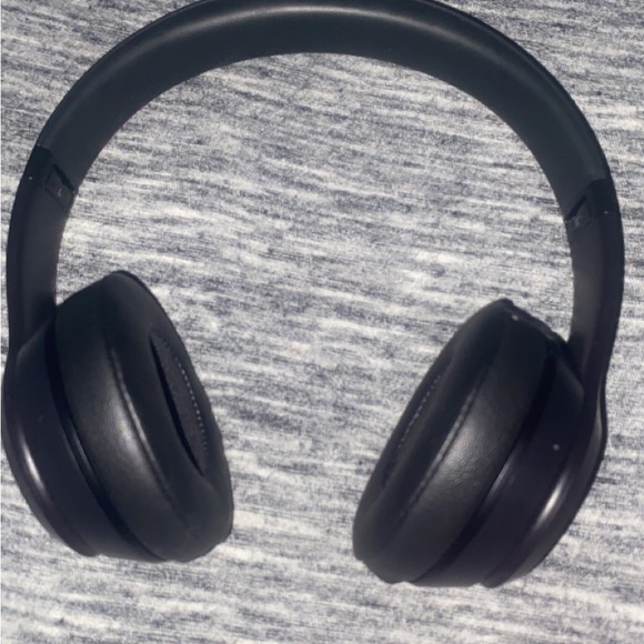 Beats dr.Dre wireless solo 3’s - Picture 3 of 4